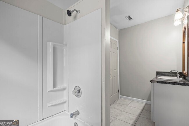 Building Photo - 1005 Westmoor Dr NW