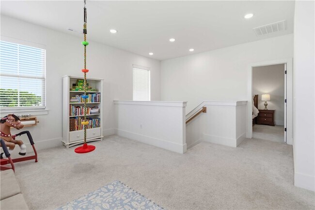 Building Photo - 450 Fox Trl