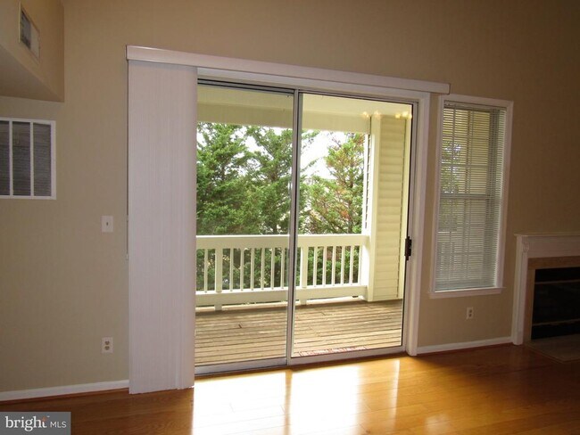 Building Photo - 6944 Ellingham Cir