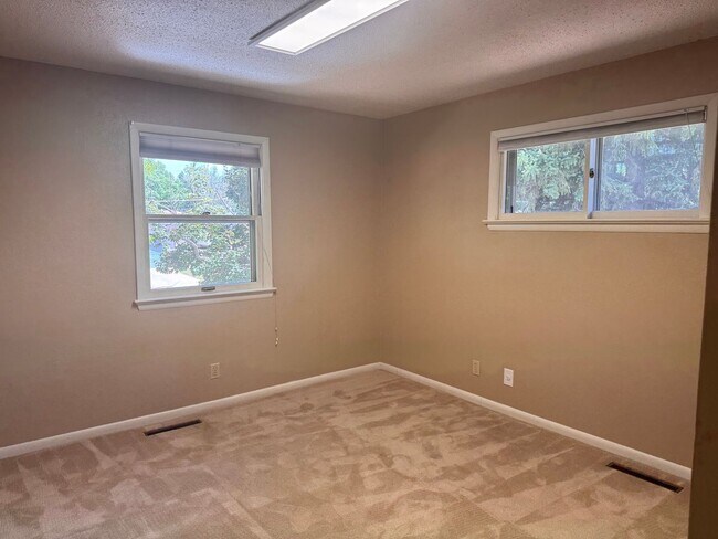 Building Photo - 3131 W Platte Ave