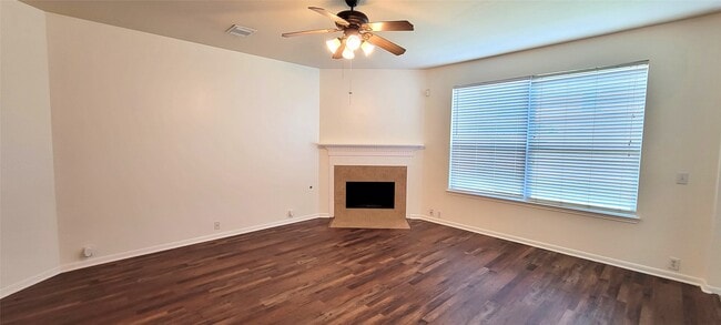 Building Photo - 8801 Sun Haven Ln