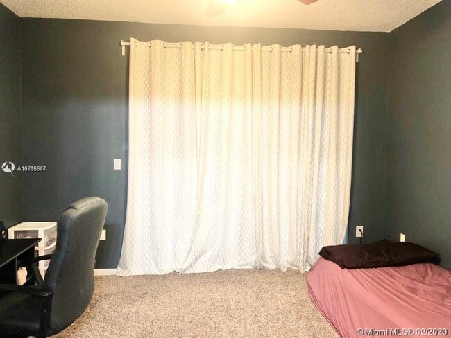 Building Photo - 7692 N Southwood Cir