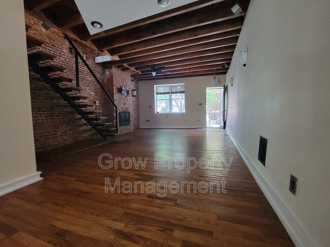 Building Photo - 1019 S 10th St