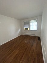 Building Photo - 1204 Yale Ave