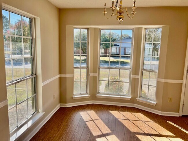 Building Photo - Rockcreek Dr #4 &amp; 369 Mathis