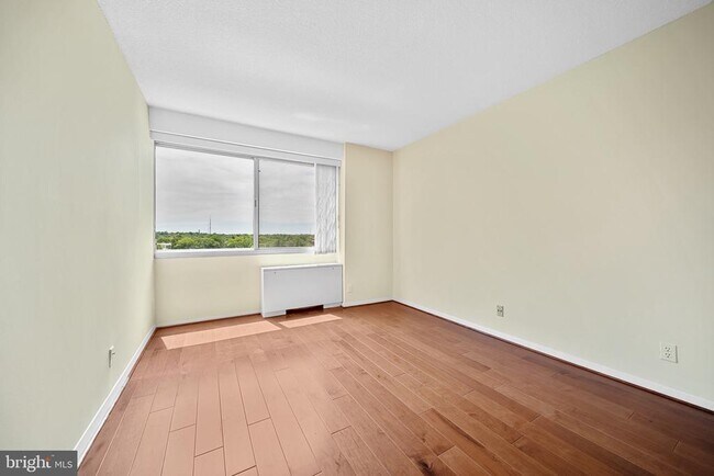 Building Photo - 5500 Friendship Blvd