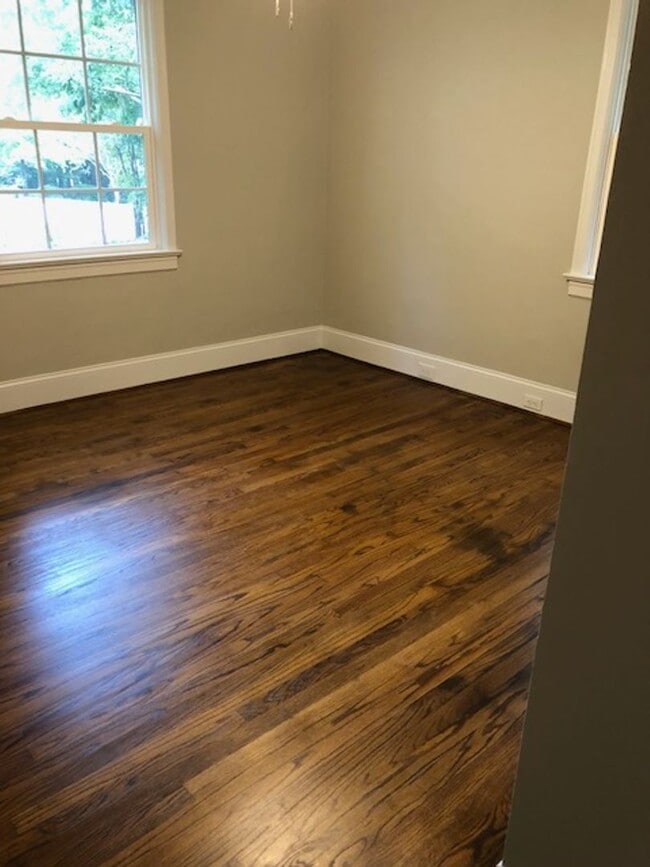 Building Photo - Forest Acres Duplex!