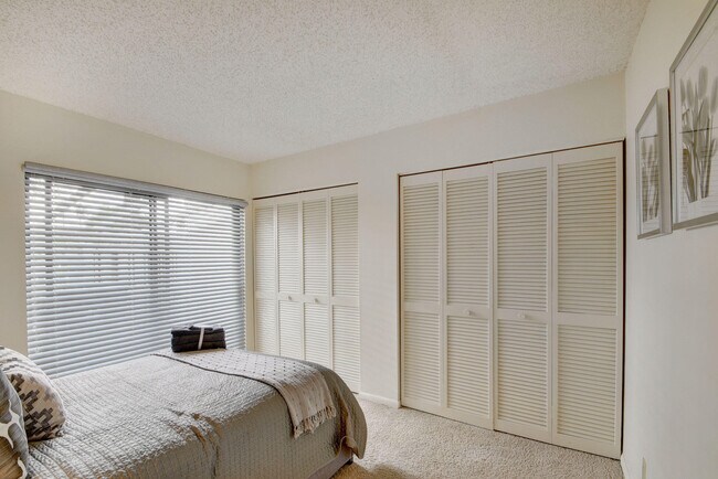 Building Photo - 1348 The 12th Fairway