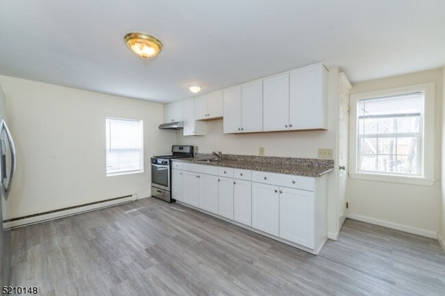 Primary Photo - 84 Mill St