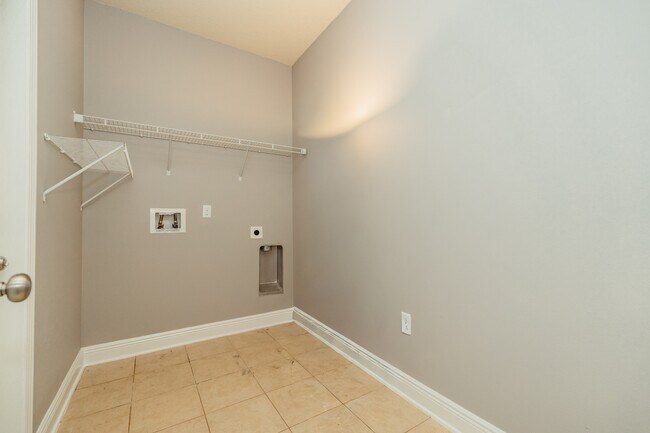Building Photo - 406 Pendo Pl