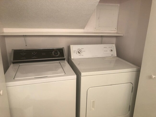 Building Photo - 4101-9 Five Oaks Drive, Durham, NC 27707