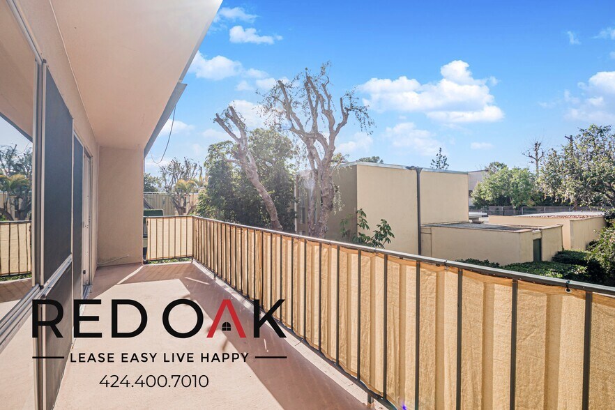 Building Photo - 15101 Magnolia Blvd