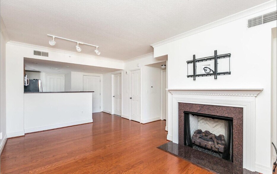 Living Room - 414 Water St