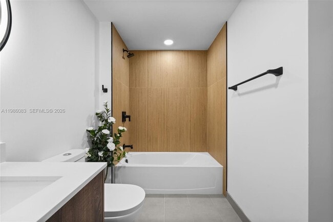 Building Photo - 2479 NE 192 St