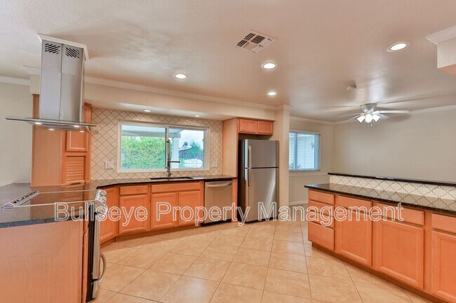 Building Photo - 2334 W Calle Iglesia Ave