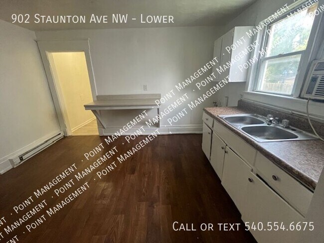 Building Photo - 902 Staunton Ave NW