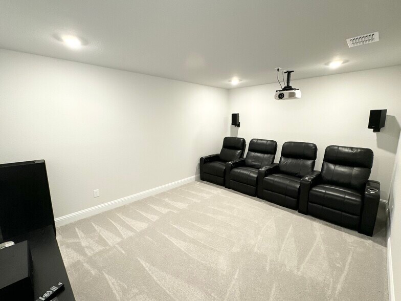 Building Photo - 2801 Riverview Rd