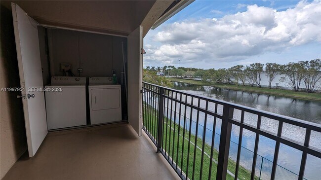 Building Photo - 151 SW 117th Ave