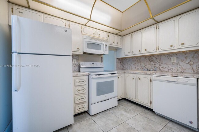 Building Photo - 4141 Nautilus Dr