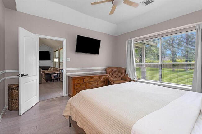 Building Photo - 7215 Wedgewood Dr