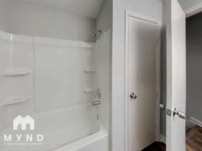 Building Photo - 2310 Ramblewood Cir