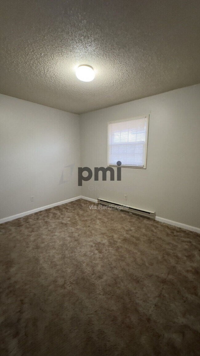 Building Photo - 24 W Buchanan Ave