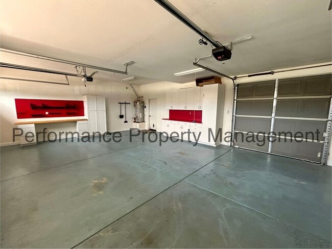Building Photo - Stunning 4 Bed/ 2 Bath NW Bakersfield Home...