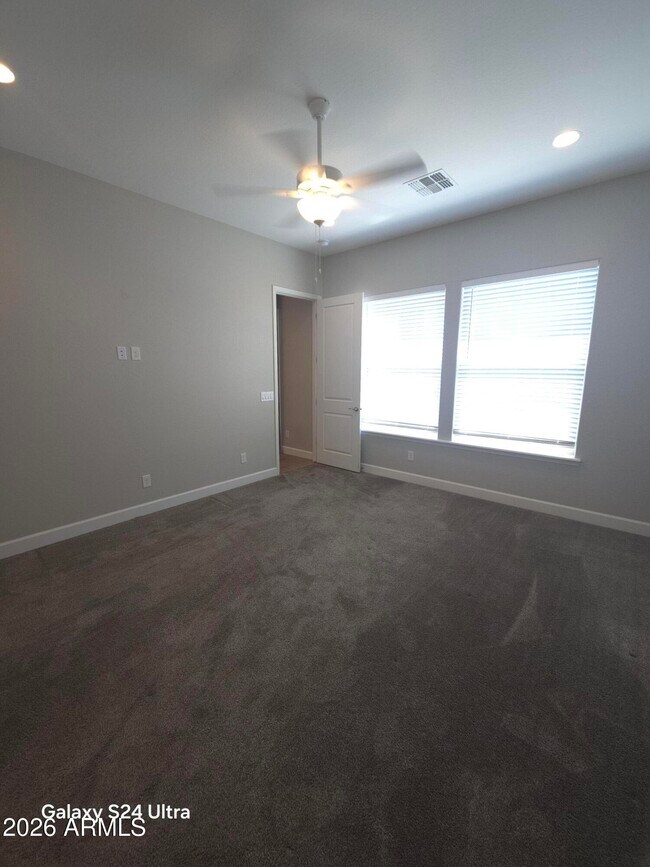Building Photo - 5605 N 189th Dr