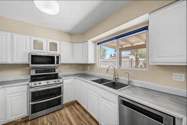 Building Photo - 20615 N 4th Ave