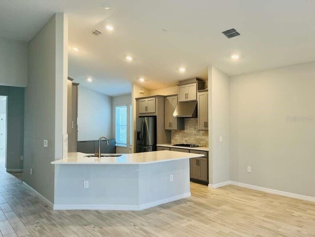 Building Photo - 2126 Ridge Pointe Ln