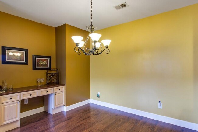 Building Photo - 7001 Lenox Village Dr