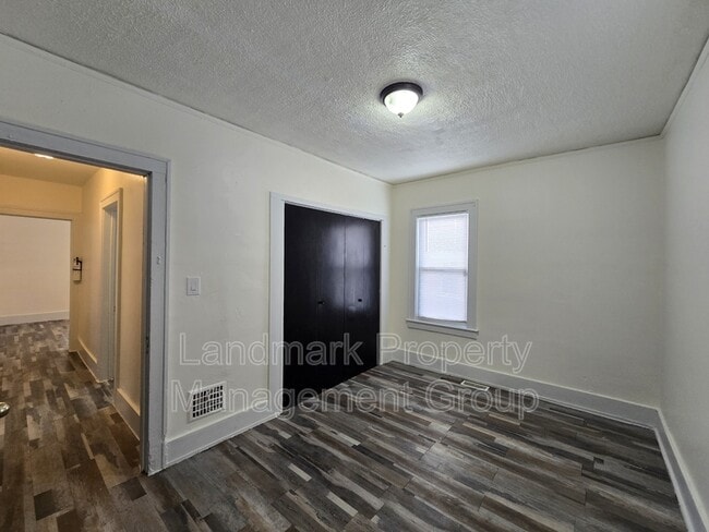 Building Photo - 14400 Rutherford St