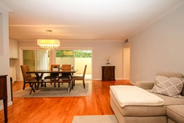 dining area - 423 S Rexford Dr