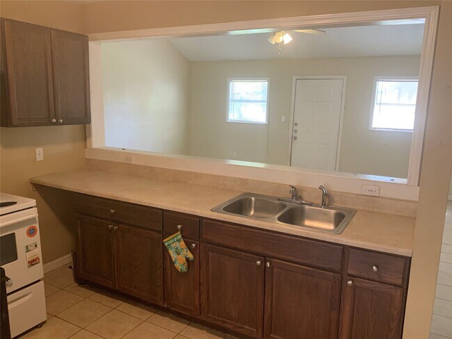 Building Photo - 4906 Monteith Dr