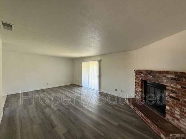 Building Photo - 1462 Snyder St