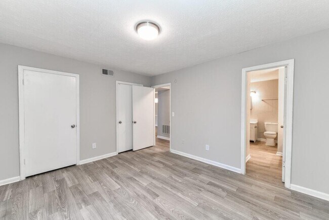 Building Photo - 1000 Belmont Park Dr SE