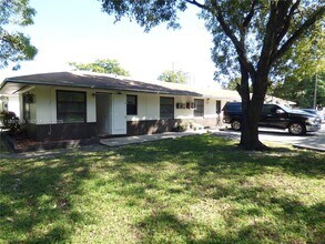 Building Photo - 522 N 19th Ave