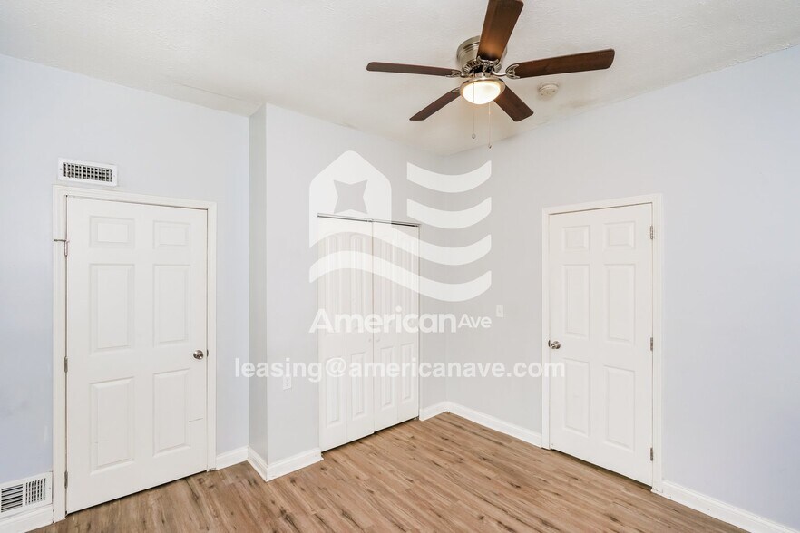 Building Photo - 2208 Lytle St