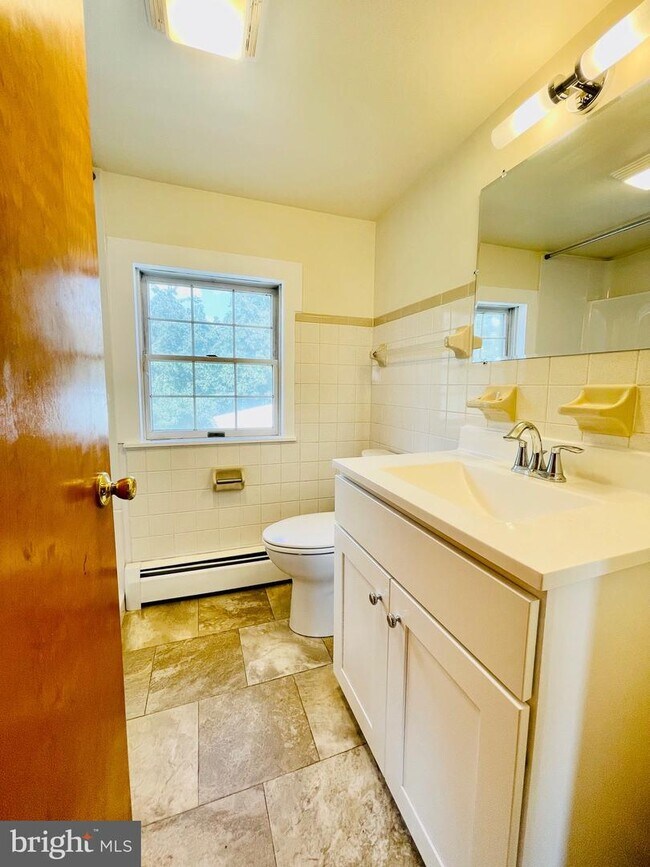 Building Photo - 288 Oxford Rd