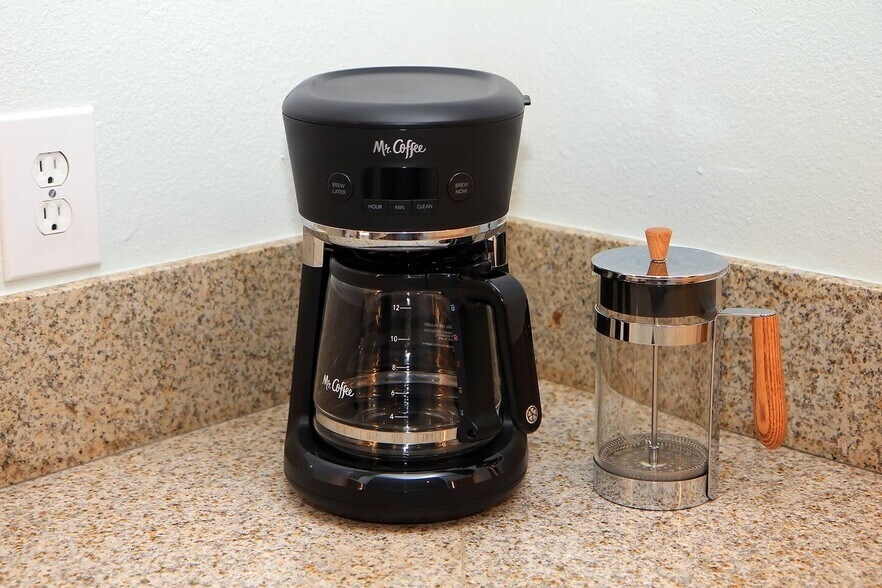 Building Photo - 12118 Ramona Ave