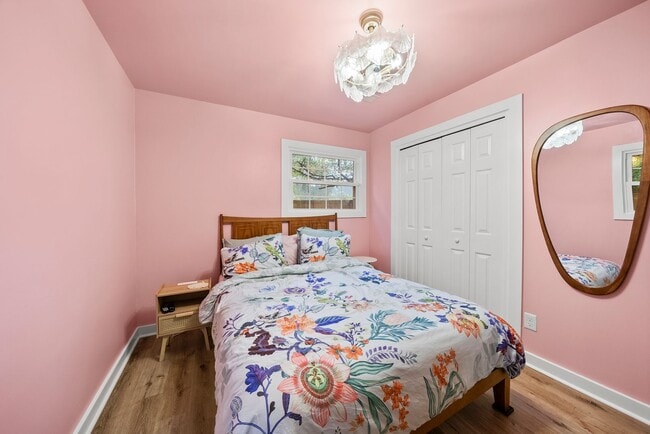 Building Photo - Durham's Best Ranch!