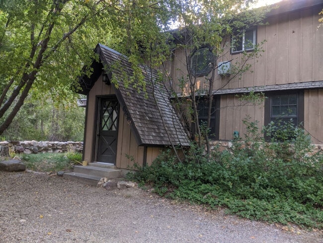 Building Photo - 6805 S Maxfield Dr