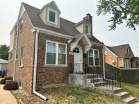 Building Photo - 9520 S Ridgeway Ave
