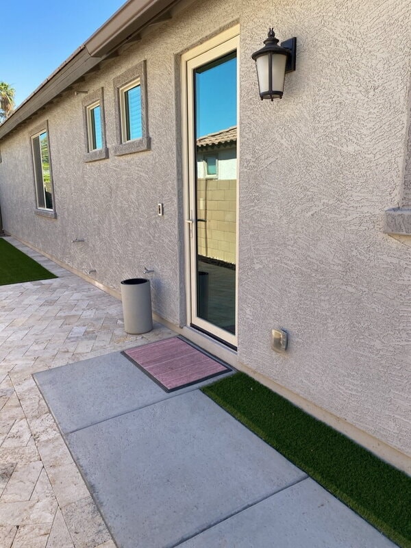 Primary Photo - 2242 E Meadowview Ct