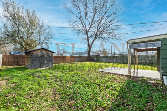 Building Photo - 3240 S Custer Ave