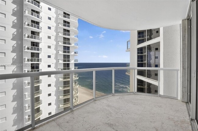 Building Photo - 18671 Collins Ave