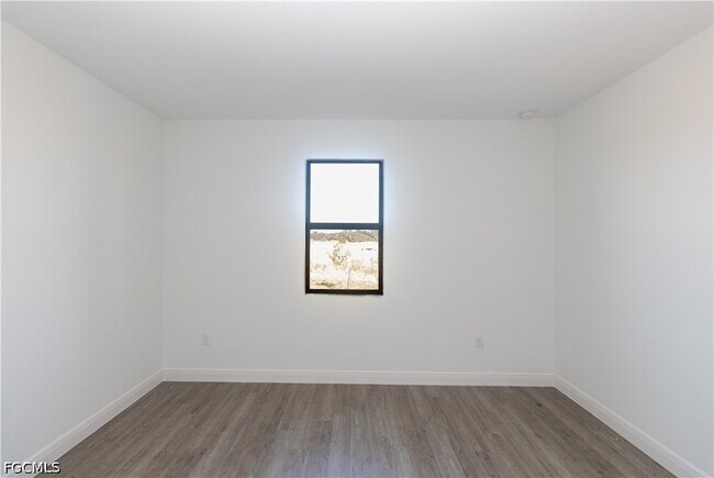 Building Photo - 1083 Calico St