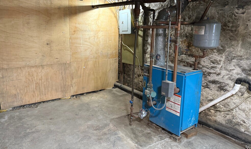 Building Photo - 314 E Dewart St