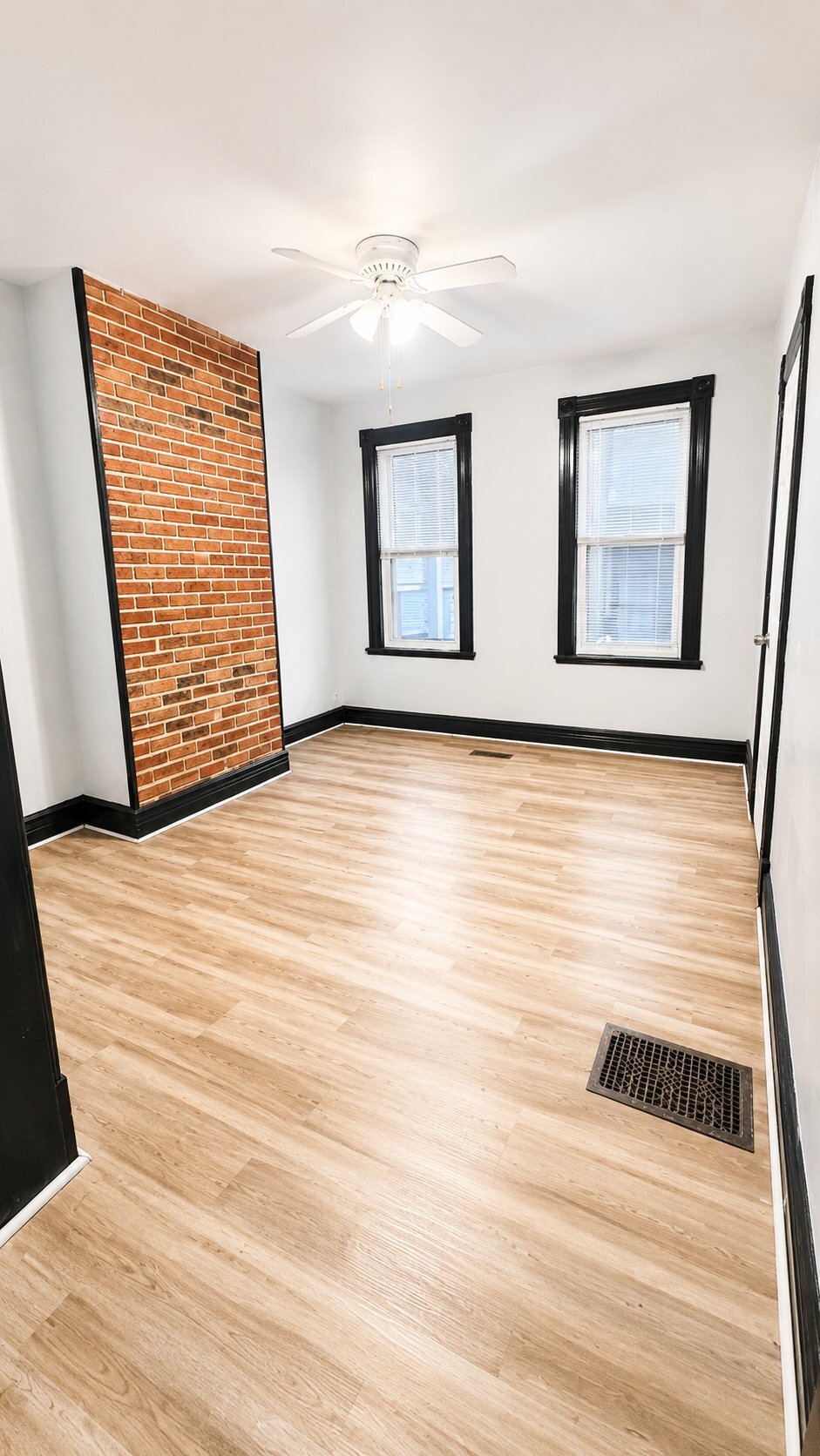 Building Photo - 450 Hamilton St