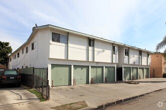 Building Photo - 1050 Gaviota Ave